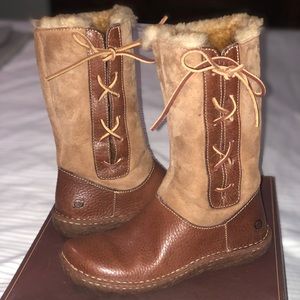 LIKE NEW! IN BOX! Born Yuma Peru Shearling Boot